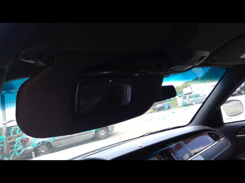 Driver Sun Visor 117.7" Wb Illuminated Fits 05-09 LINCOLN & TOWN CAR 1634790