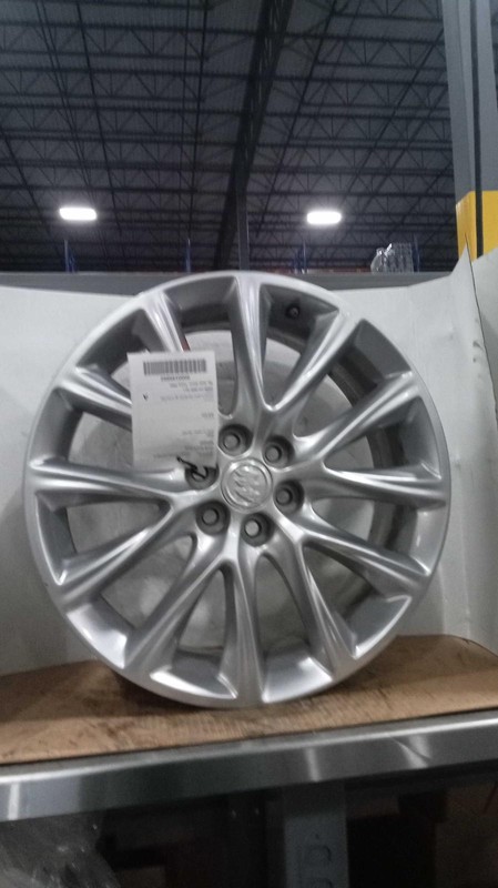 2018 Buick Enclave 20 OEM Grey Wheel Rim 23362365 Used 4DR SUV 95000 Miles