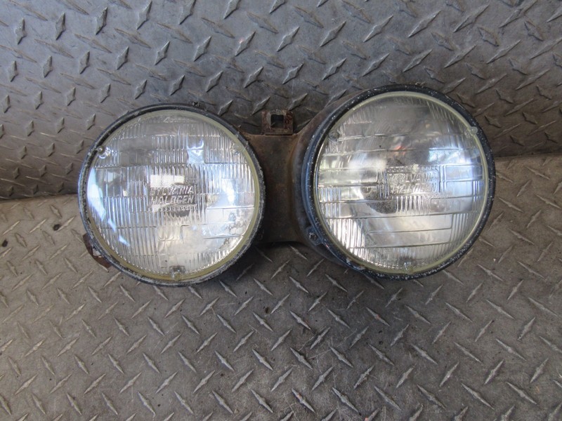 1984 - 1988 BMW 325E RIGHT PASSENGERFRONT HEADLIGHT LAMP