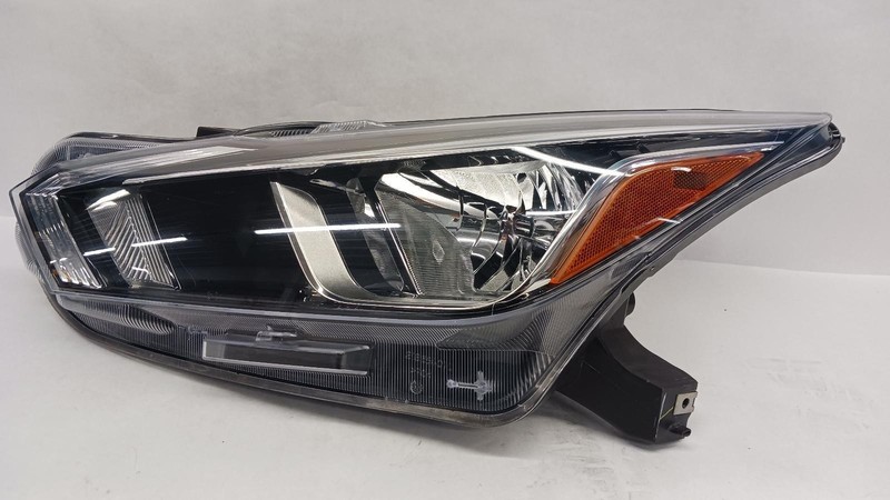 20-'22 NISSAN VERSA Left driver headlight halogen OEM Grade A!