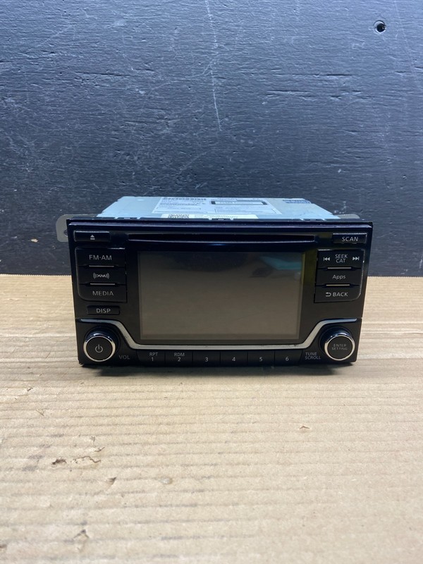 2015 to 2016 Nissan Sentra Versa Radio CD Player AM/FM 281859MB0A OEM AE4525 DG