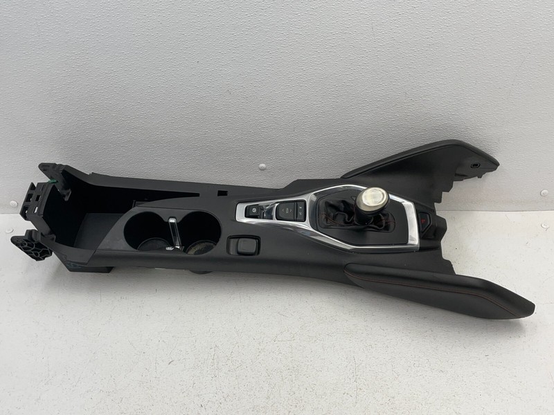 16 17 18 Chevrolet Camaro SS Floor Center Console Gear Shifter Selector 1547 OEM