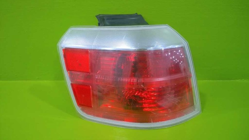 13 14 15 16 17 TERRAIN DRIVER LEFT QUARTER PANEL TAILLIGHT LAMP OEM 2752-87