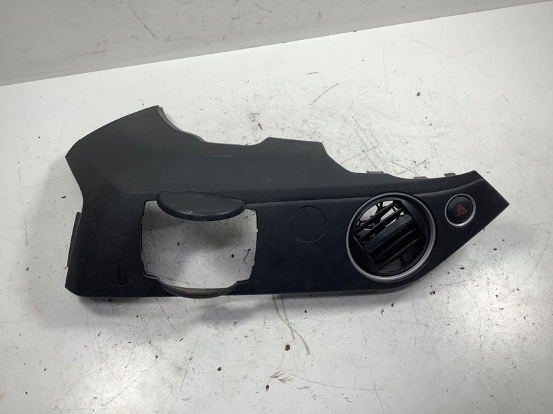 09-015 Honda Pilot Left Dash Vent Center Panel Bezel Black 77255-SZA-A010-20 OEM