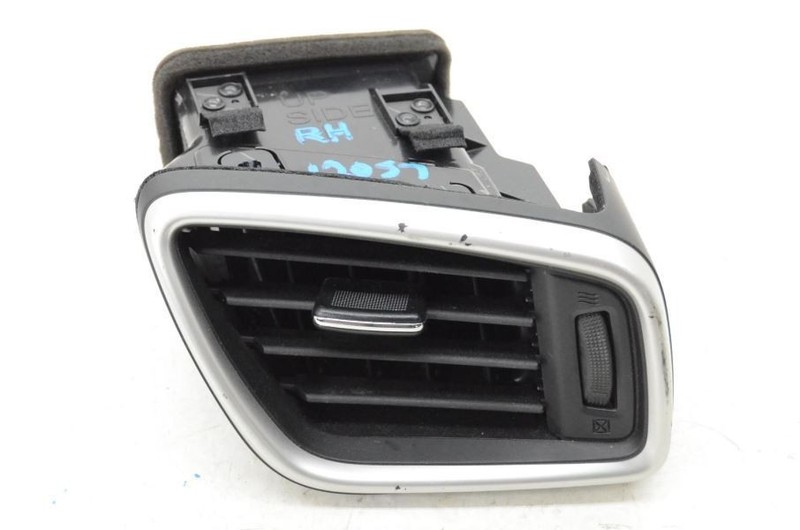 2016-2019 Nissan Maxima SL Passenger Right Front Dash Vent