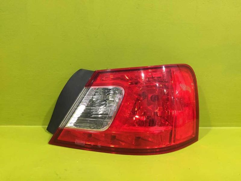 09 10 11 12 GALANT PASSENGER RIGHT QUARTER MOUNT TAILLIGHT LAMP OEM 3282-33