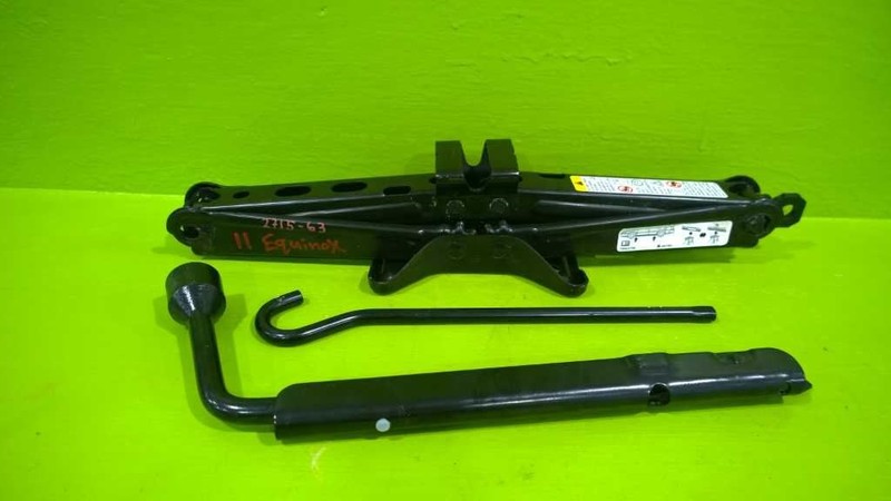 10 11 12 13 14 15 16 17 EQUINOX TERRAIN JACK W/TOOLS OEM 2715-63