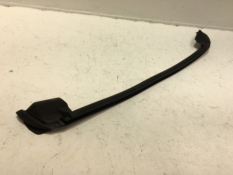 2018-2023 AUDI S5 REAR DRIVER SIDE DOOR WINDOW GLASS WEATHERSTRIP SEAL OEM