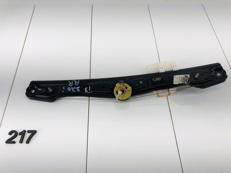13-18 BMW 320I F30 REAR RIGHT PASSENGER SIDE DOOR WINDOW REGULATOR OEM