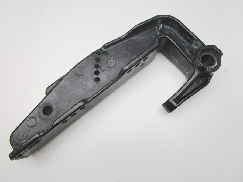 3406-815030T04 Mercury Mariner Outboard Transom Clamp Stern Bracket STBD Right