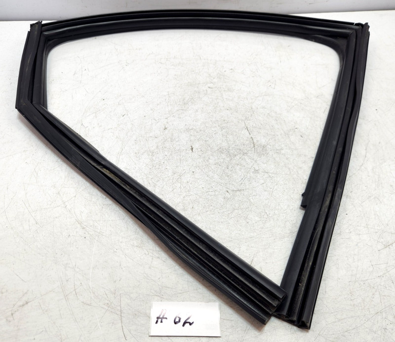✅ 17-24 OEM Audi S4 A4 Rear Right Passenger Door Window Weatherstrip Seal 7k