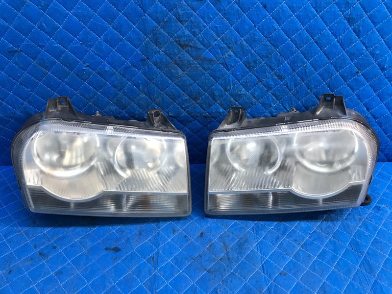 05-07 CHRYSLER 300 Left Driver Right Passenger Headlight Lamp OEM Pair Set