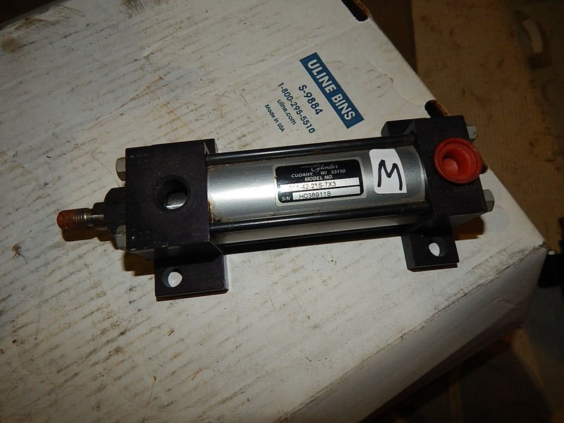 Milwaukee Cylinder 611-42-21S-7X3 HO 389118 "M" *FREE SHIPPING*