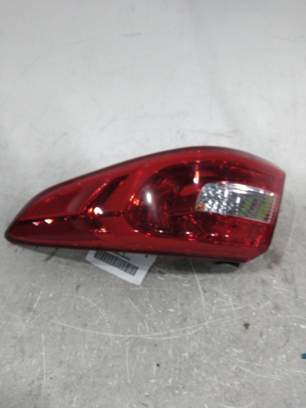 2016 Hyundai Sonata Right Tail Light Assembly RED OEM Used 108K Miles