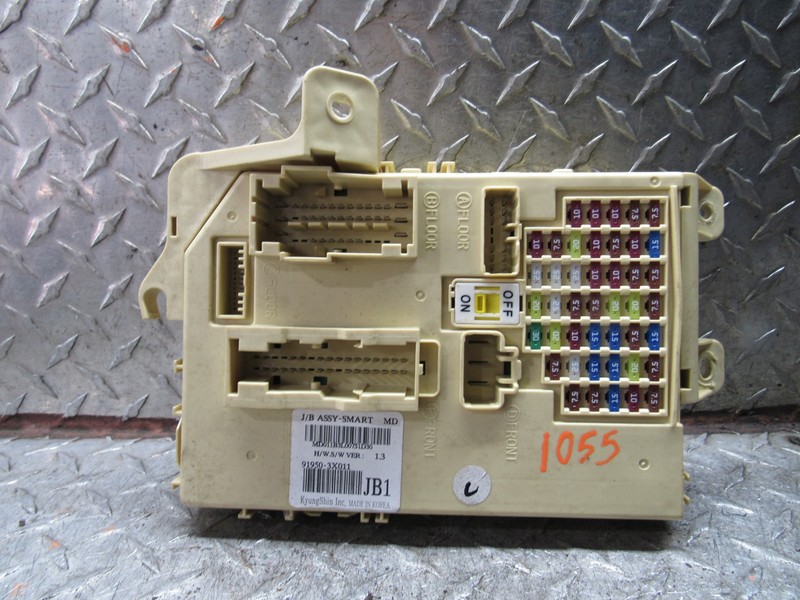 2011-2013 HYUNDAI ELANTRA SEDAN UNDER DASH FUSE RELAY BOX CABIN FUSEBOX INTERIOR