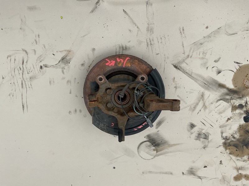 FRONT LEFT WHEEL HUB FOR NISSAN JUKE446621