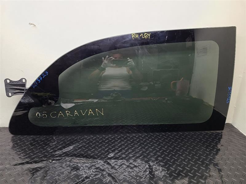01-07 Dodge Caravan Right Passenger Quarter Glass Manual Privacy OEM 050730508AA