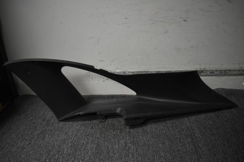 2017-2019 JAGUAR F PACE RIGHT SIDE REAR C PILLAR TRIM BLACK FACTORY OEM