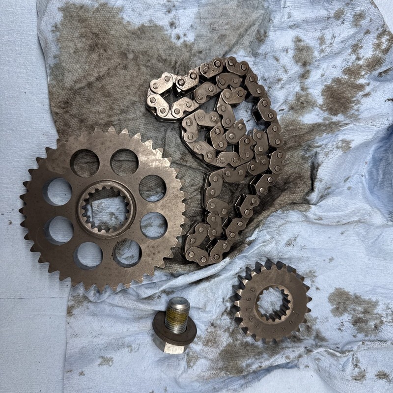 1980 Kawasaki 4/6 LTD Invader Vintage snowmobile chain case sprockets and chain