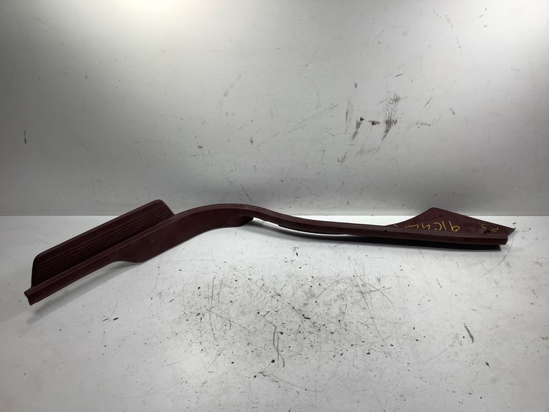 88-91 Honda Civic 4DR Right Rear Step Garnish Burgundy 84141-SH4 OEM