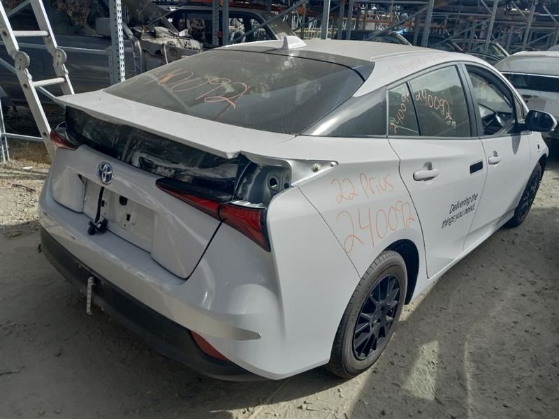 19 20 21 22 TOYOTA PRIUS L REAR BUMPER SLV-1F7 SCRATCHES