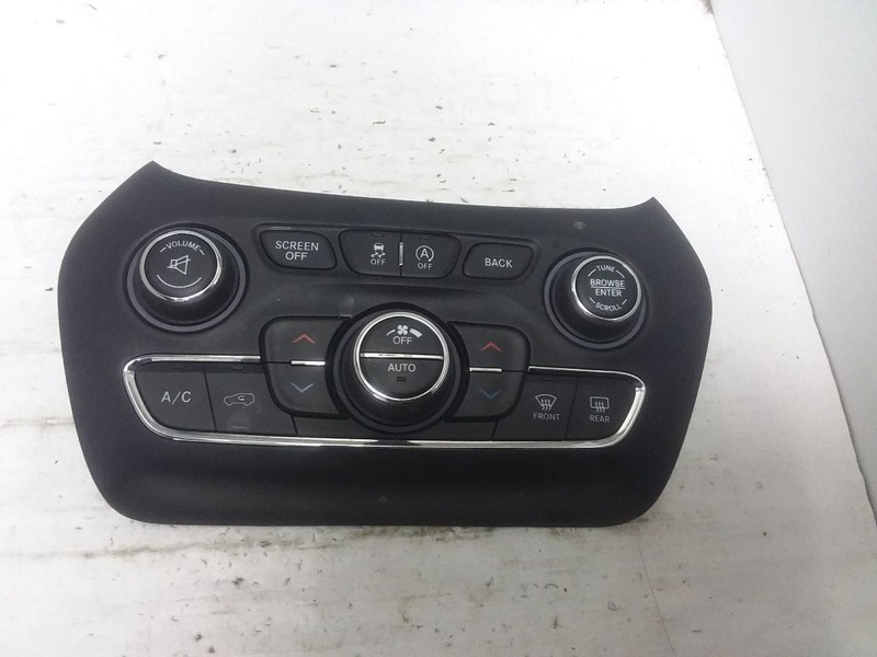 Radio And Temperature Control Panel With Dual Zone Fits 15-18 CHEROKEE 1555305