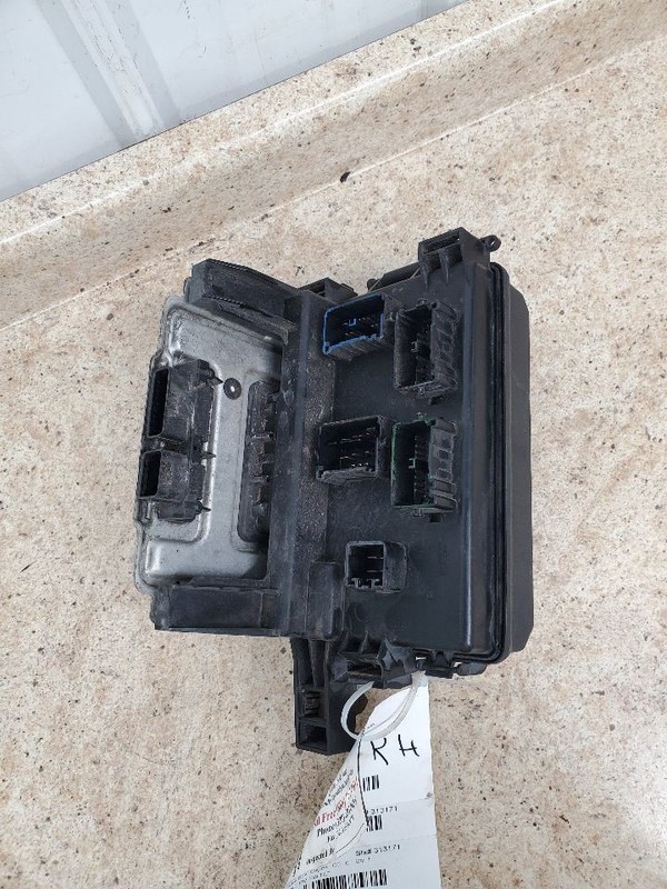 Fuse Box Engine Compartment Fits 05 300 300584
