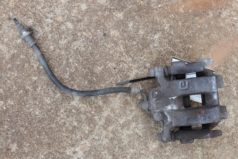 2010-2013 INFINITI FX35 FX37 FX50 QX70 REAR LEFT SIDE BRAKE CALIPER OEM