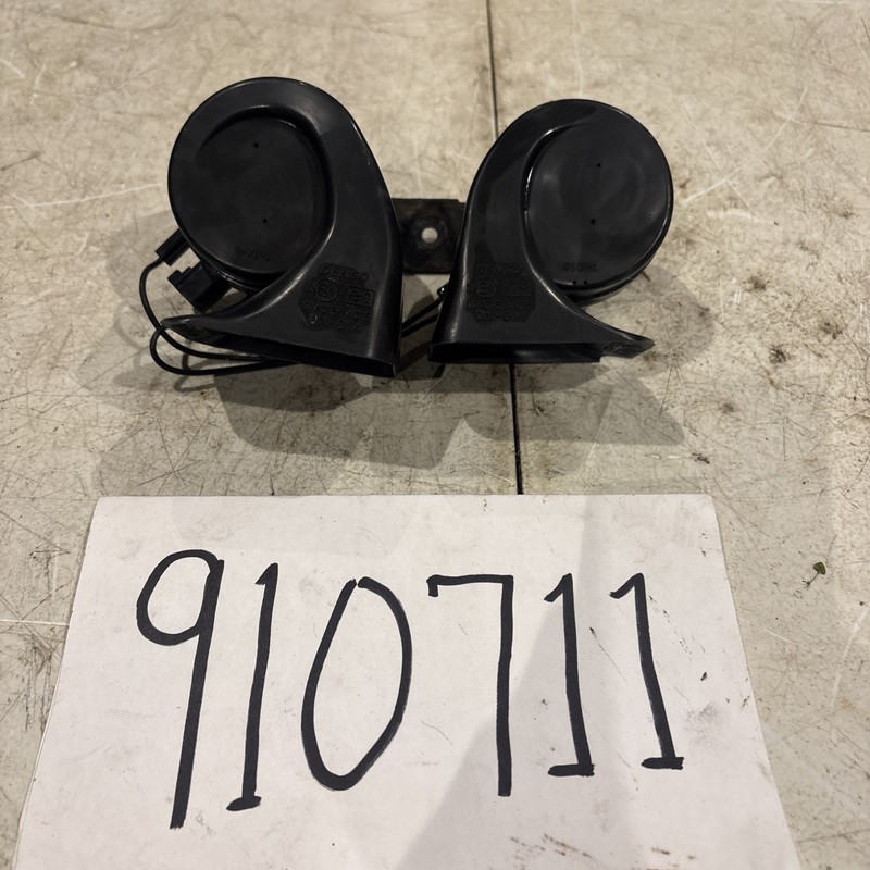 2006 - 2011 Cadillac DTS Horn Set Denso Dual Electric Horn Assemble 15223669