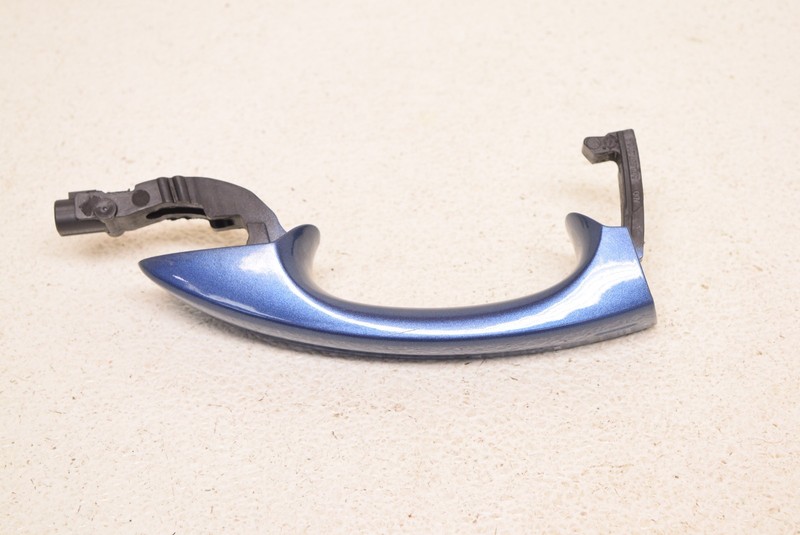 MK7 VW GTI Golf R Front Right KESSY Door Handle Keyless Blue Alltrack Oem 15-21