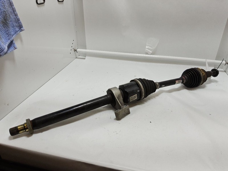 Passenger Right Axle Shaft Front FWD Fits 18-21 TRAVERSE 3579131