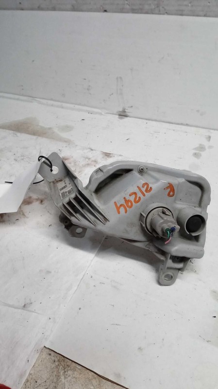2020 Nissan Altima Right Fog Light Assembly Silver Used 668046 90K Miles