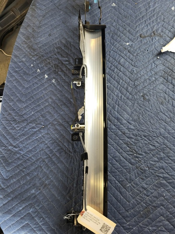 Used Oem Lincoln Right Passenger Dash Trim Panel Molding for 2020-2022 Corsair