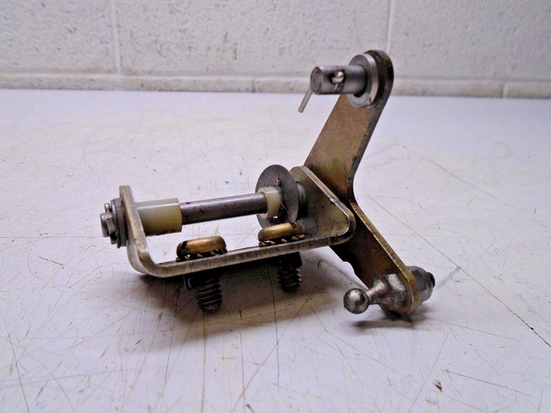 A6b 980094 908081 OMC Cobra Chevy 2.5L 3.0L Throttle Shaft & Bracket 1973-90