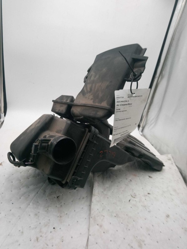 2023 MAZDA 3 OEM Air Cleaner Assembly - Used, 44000 Miles, Black