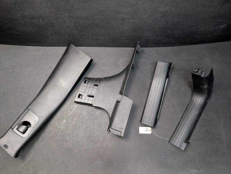 4PC Center Left B-Pillar Trim Panel & Sill Plate Set 2017 Jeep Cherokee 16 - 22