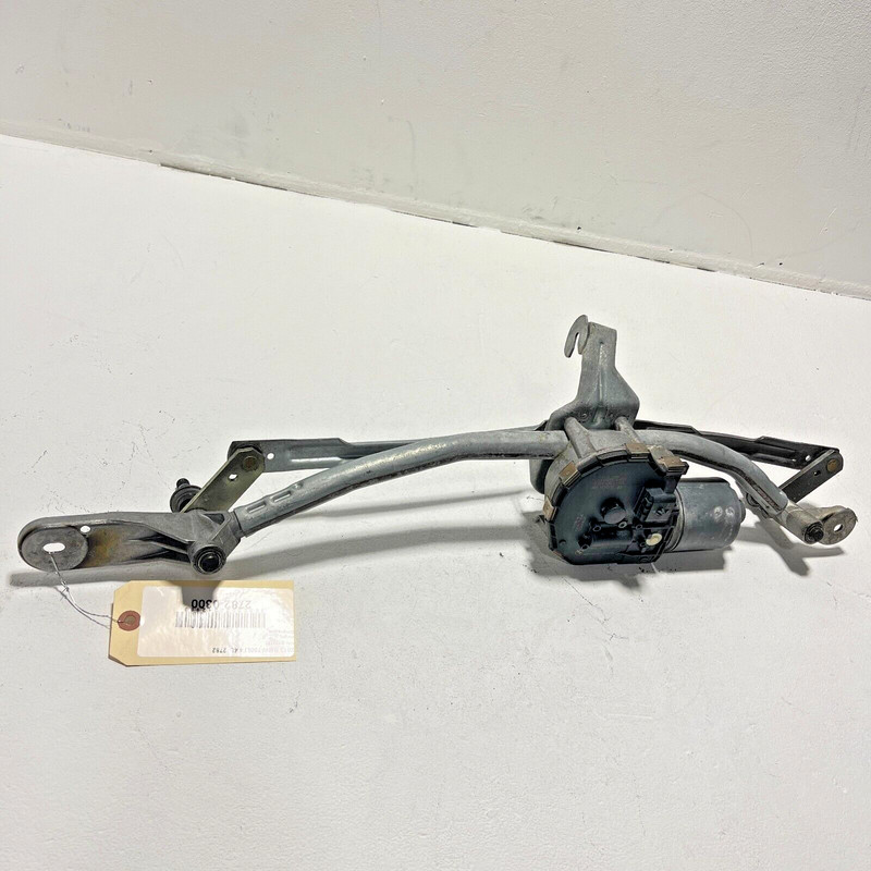 2010 - 2015 BMW 750 F02 WINDSHIELD WIPER TRANSMISSION LINKAGE W/ MOTOR OEM