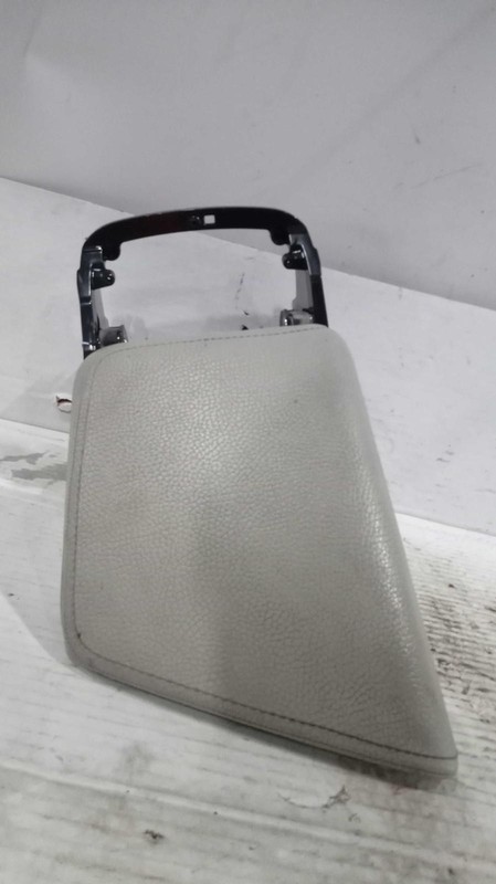2018 Volvo XC60 Center Console Lid Red OEM Used 675143 91000 Miles