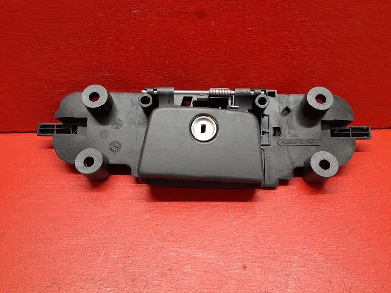 2007 Volvo V50 Glove Box Storage Container Lock Assembly