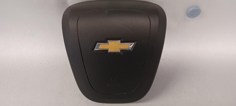 18-'20 CHEVROLET SONIC RS Left driver steering wheel Air Bag OEM
