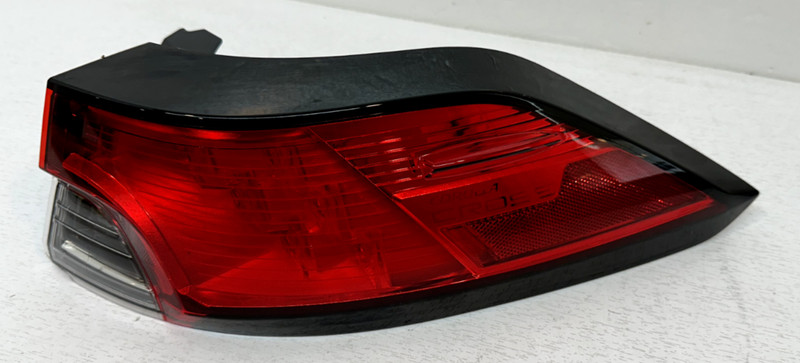 2022-23 TOYOTA CROSS RH TAIL LAMP ASSY OEM PART