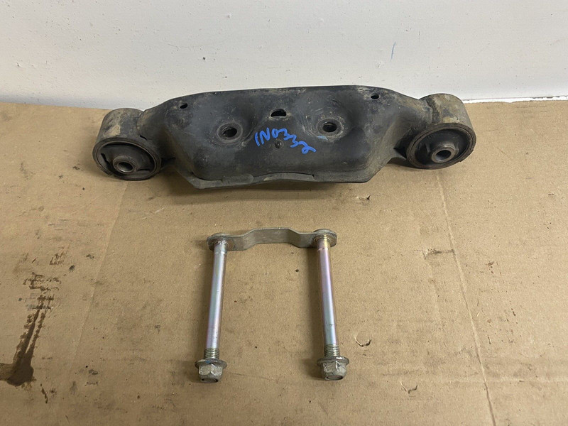 2008-2014 Subaru Impreza Rear Differential Diff Carrier Mount Bracket Bushing