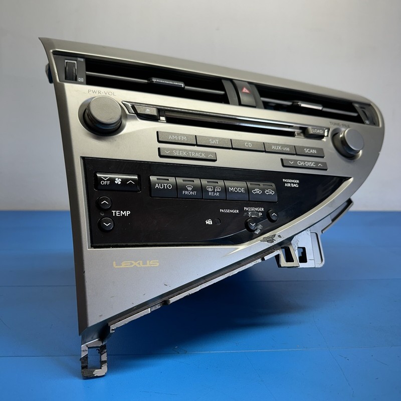 8612048L70 | 2010 - 2012 LEXUS RX350 RX450H NAVIGATION RADIO XM AUX 6 DISC OEM