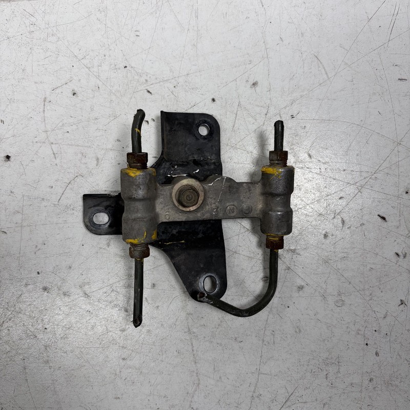 92-95 Honda Civic 4D EX Four-Way Brake Line Joint 46460-SR3-801 OEM