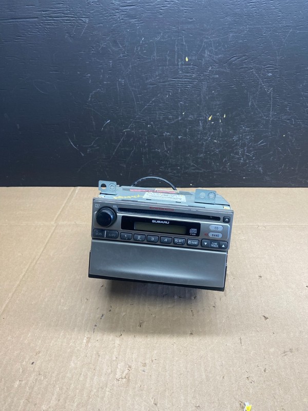 2003 to 2006 Subaru Forester AM FM CD Radio ReceiverOEM AB9406 DG