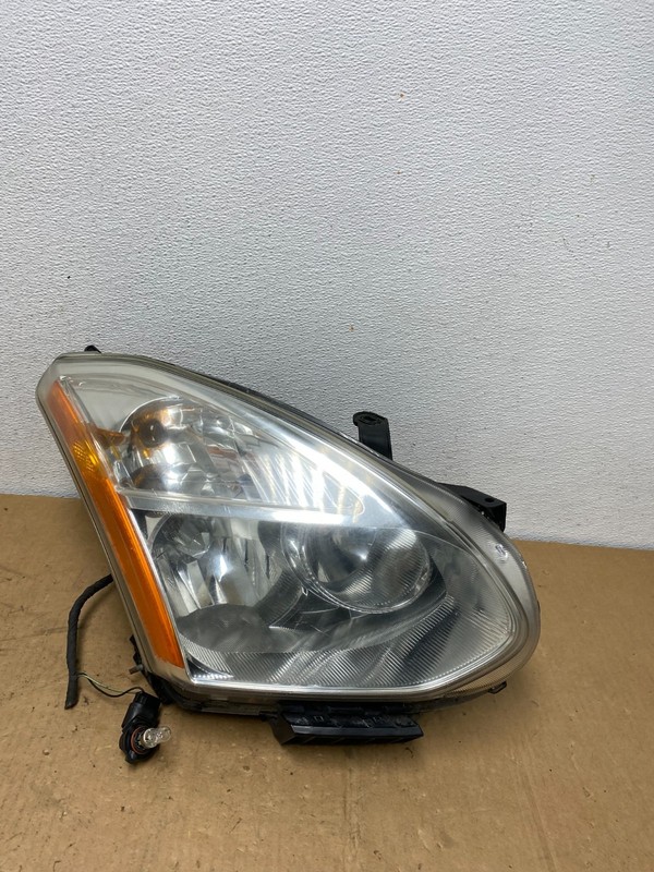 2009-2013 Nissan Rogue Right Passenger Halogen Headlight OEM AC8662 DW