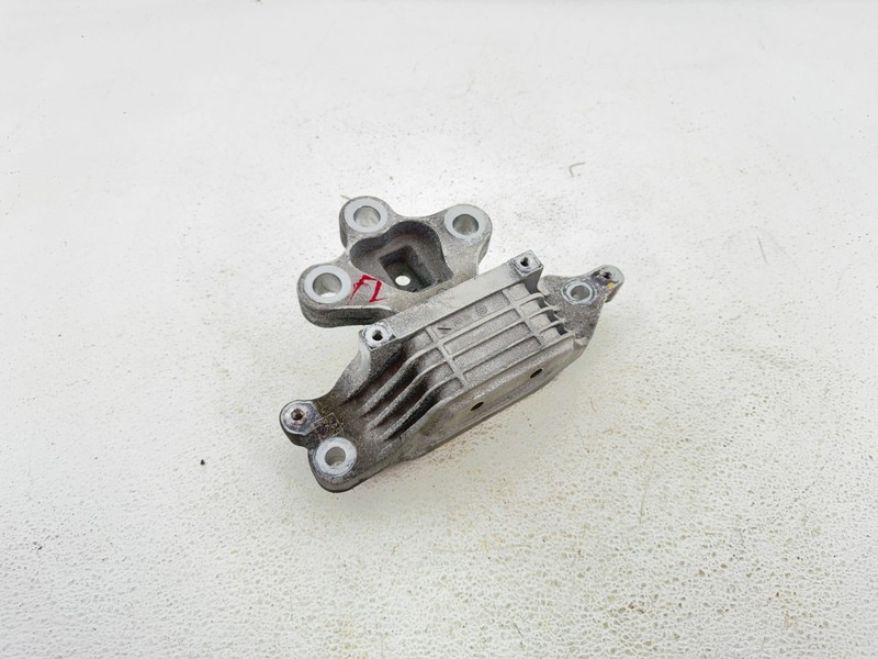 2024-2025 CHEVY TRAX 1.2L FRONT LEFT PASS SIDE ENGINE MOUNT SUPPORT BRACKET OEM