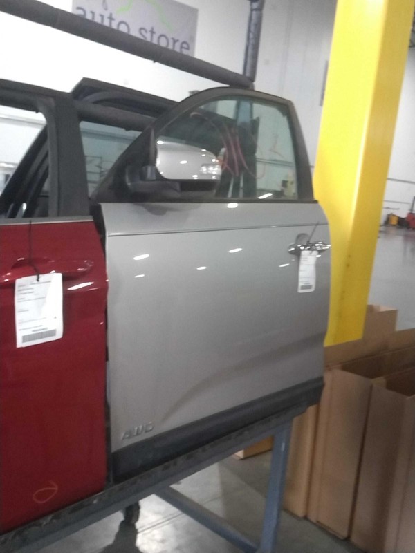 2015 KIA SORENTO Left Front Door SILVER 4DR SUV OEM Used - 109K Miles