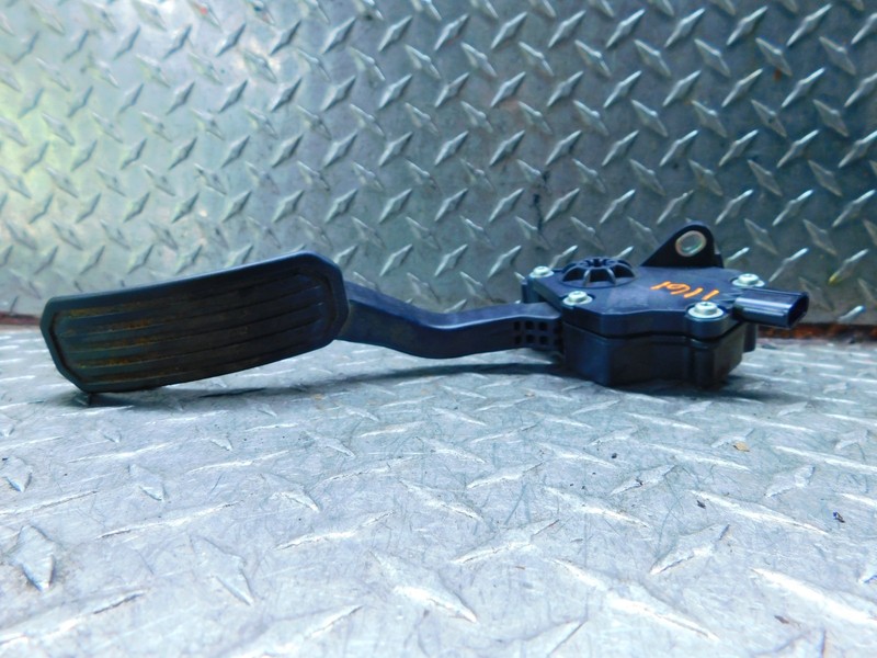 2007 TOYOTA CAMRY ACCELERATOR GAS PEDAL OEM