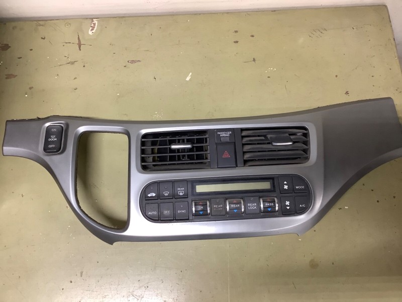 08-10 Odyssey EX-L Center Finish Panel w Heater control switches Used OEM